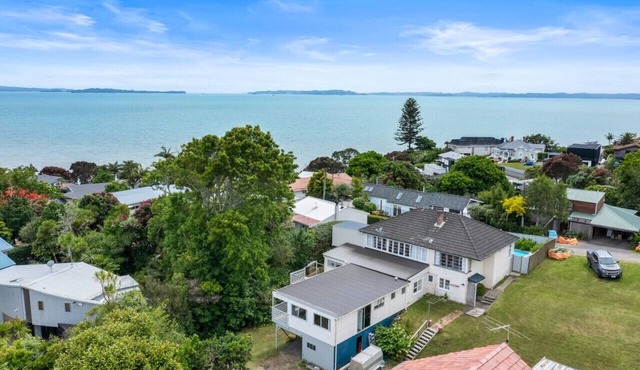 Cockle Bay Getaway is close to beach