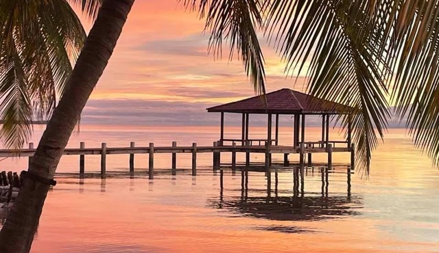 Coco's Beachfront Cabanas