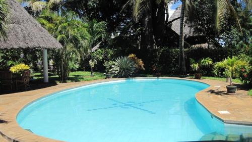Coconut House, Diani Beach, superb staff, sleeps 12
