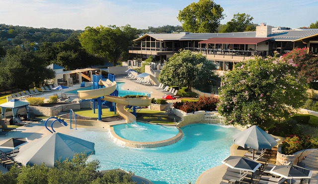 Comfortable and Suiting Stay! Pets Allowed, Outdoor Pool!