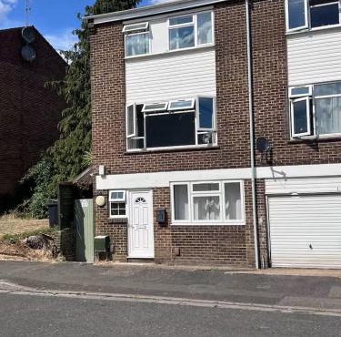 Comfortable Double Room in Slough, Berkshire