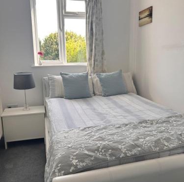 Comfortable en-suite one bed room studio