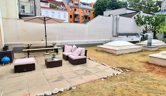 Comfortable,Modern Apartment Near Subway with Inner Garden-Märzstraße Apartments