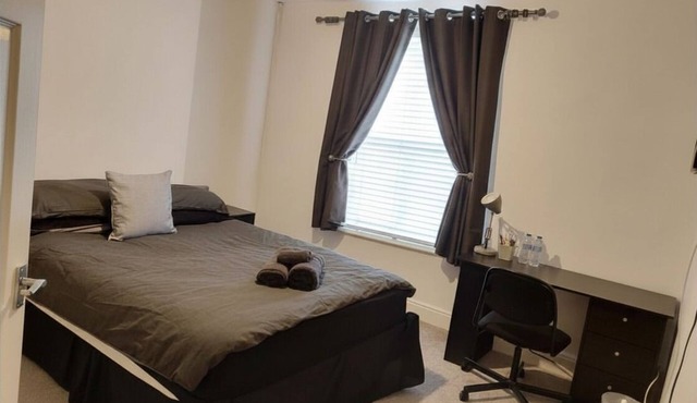Comfy 2-Bed Home, Modern, Netflix, Free Parking, Garden | Nottingham NG6
