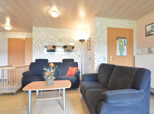Comfy Holiday Home in Burg Reuland with Sauna, Terrace, BBQ