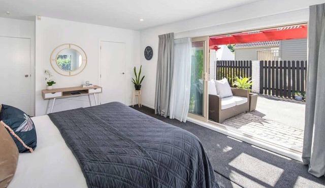 Comfy stylish Central Wellington studio