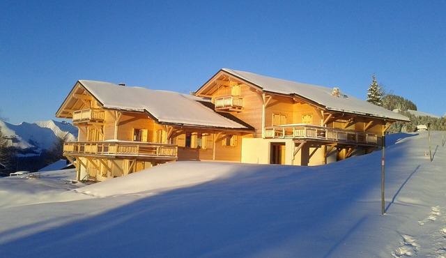 Contemporary chalet, panoramic view