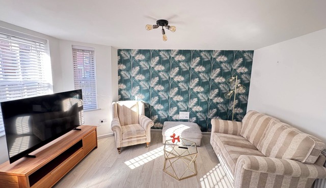 Contemporary Two Bedroom Two Bathroom Apartment with Parking, Bedford