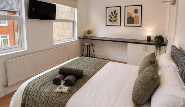 Contractor Accommodation | Sleeps 5–7 | TV | WI-FI