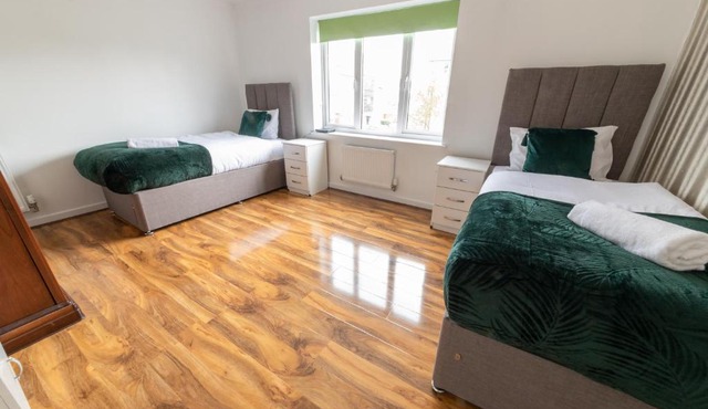 Contractor-Ready House - Bright, Spacious, and Free WiFi Included!