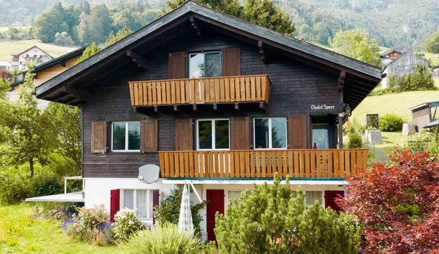 Cosy apartment for 4 people with WIFI, TV, balcony, pets allowed and parking