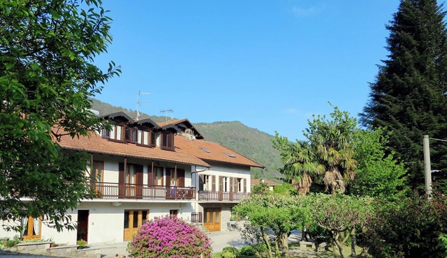 Cosy apartment for 6 guests with WIFI, TV, terrace, pets allowed and parking
