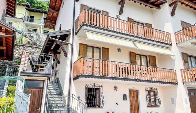 Cosy apartment for 6 people with WIFI, A/C, TV, terrace, pets allowed and panoramic view