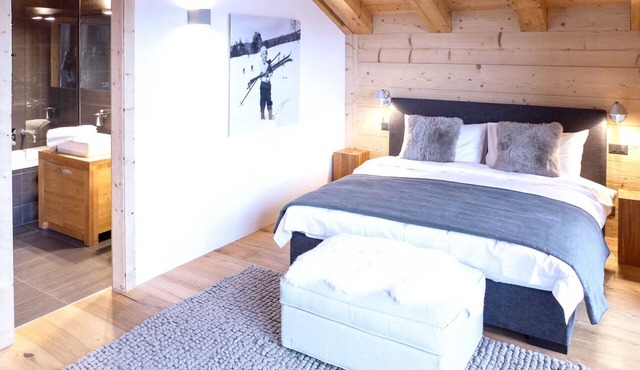 Cosy apartment in villa for 10 people with WIFI, TV and balcony