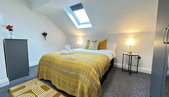 Cosy, Charming 2-Bedroom Oasis. Sleeps 4