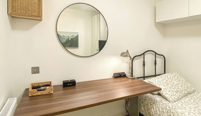 Cosy Designed Studio in Willesden Green
