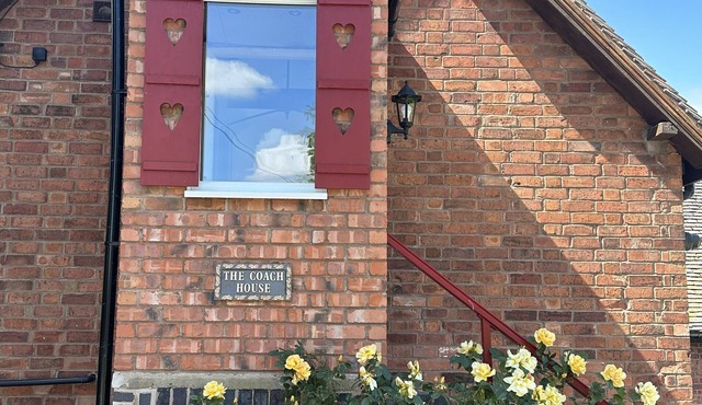 Cosy, fully refurbished, rural apartment In Heart of England with stunning views