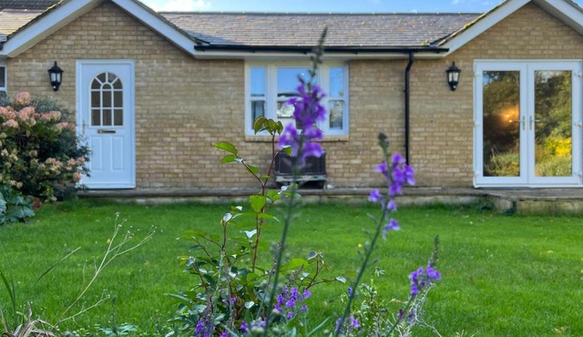 Cosy Hillside Annex