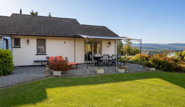 Cosy holiday home with beautiful garden
