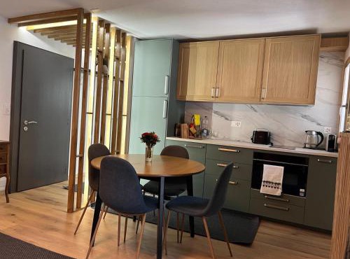 Cosy studio for 4 near ski lift, CRETES B24