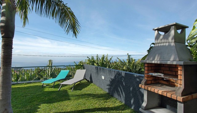Cottage 'Capelos' with Sea View, Private Garden and Wi-Fi