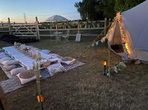 Country Bumpkins Luxury Glamping hire the site