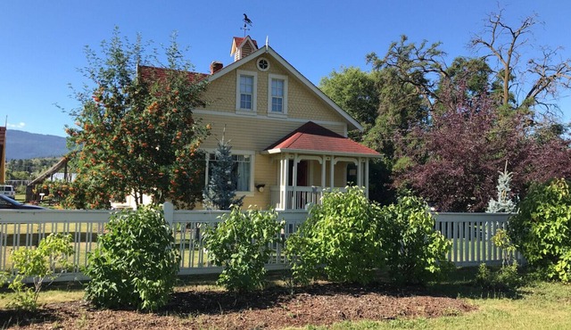 Country Heritage Home near Silver Star, Sovereign Lake Nordic Club and Kal Lake
