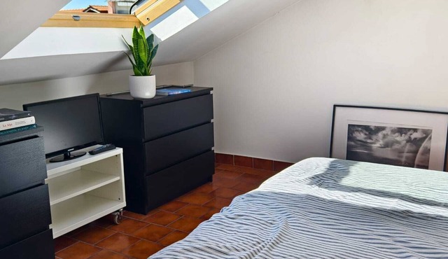 Cozy and bright loft studio apartment in Milan (NO.LO)