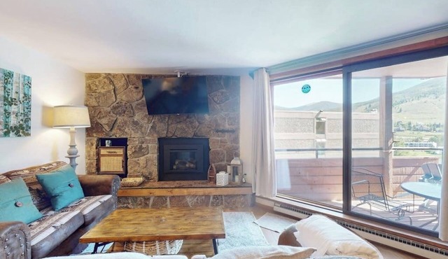 Cozy Lakefront Condo w/Free WiFi, Gas Fireplace, Shared Hot Tub, & Pool