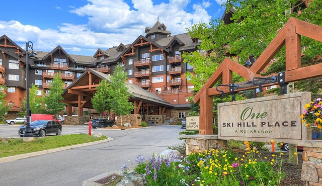 Cozy Mountaintop Escape Pools + Spa Hiking, Biking, Outdoor Adventures A/C