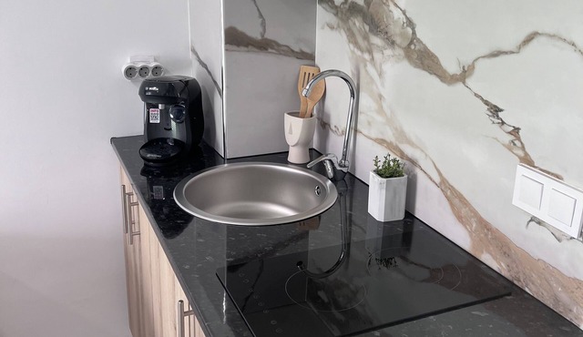 Cozy studio with terrace near to the beach and 10 minutes from the airport