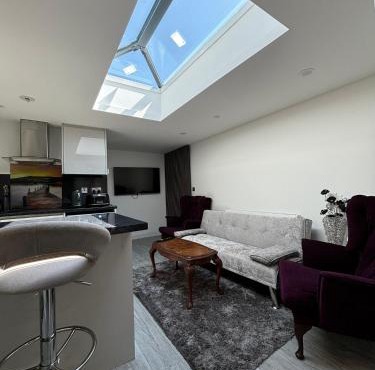 CozyNest 2BR Modern Property with Parking