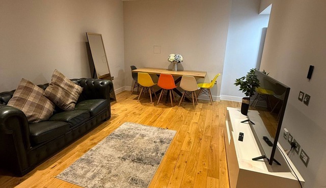 Crown Street Chic Retreat