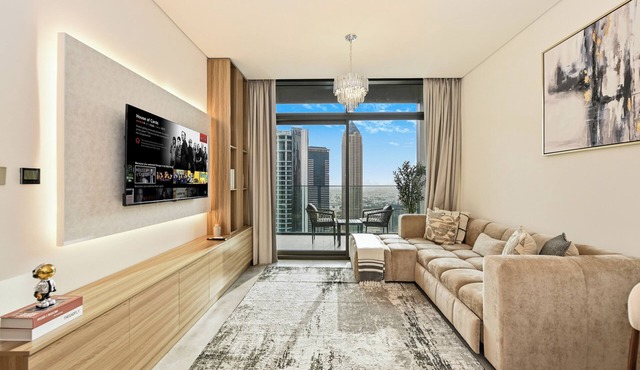 Curated High Floor1BR+Sofa Bed Water View Peninsula1