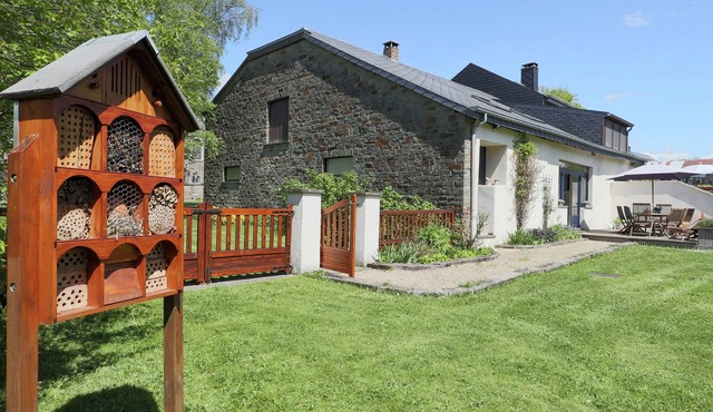Cushy Holiday Home with Fenced Garden