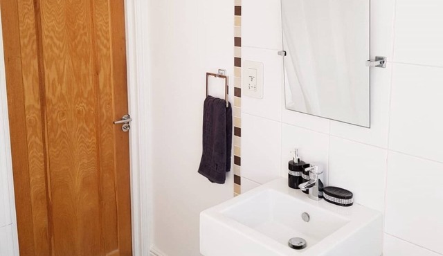 DELUXE TWIN/KING ROOM