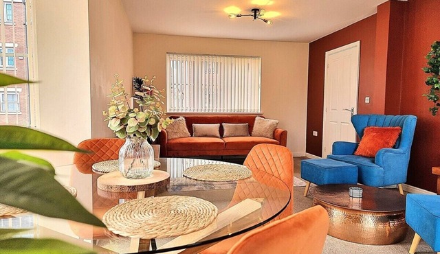 Detached House w/Free Parking | Long Stay Discount