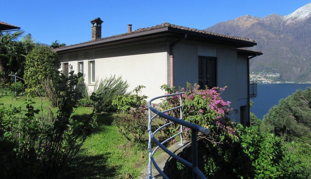Detached house with large grounds