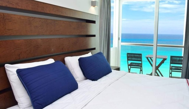 Direct Beachfront Paradise: Studio w/Balcony + Resort Amenities