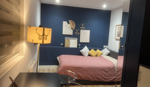 Double Bed private studio in Finchley, North London