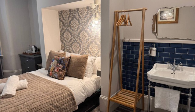 Double room with single futon sofa bed