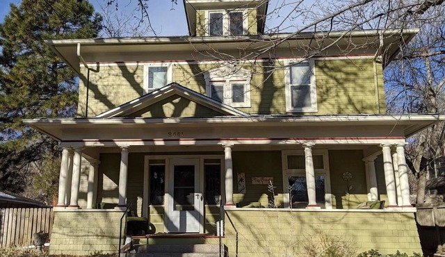 Downtown Boulder! Mapleton Hill! Walk to Pearl Street & hiking. Monthly Rental