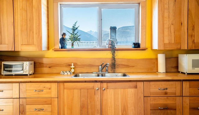 Downtown penthouse - 30-day minimum rental