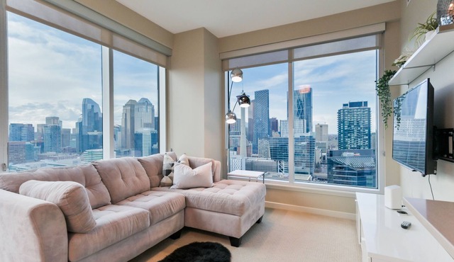 Downtown Views | 2BR | Underground Parking | Walk to Saddledome
