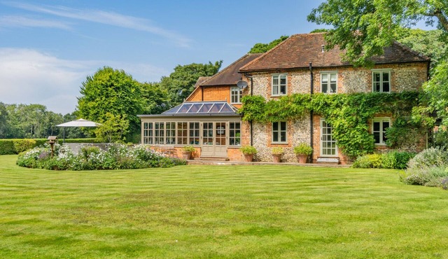 Drovers - Seven Bedroom House, Sleeps 13