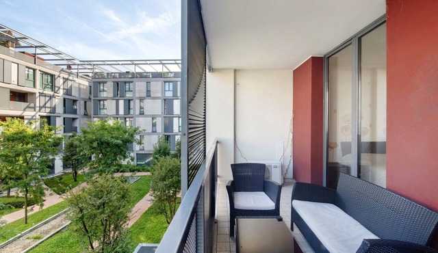 'Easy Como Stay Apartment with Parking' – Shared Terrace, Wi-Fi & Air Conditioning