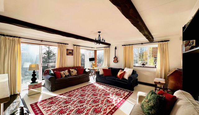 Eclectic Hilltop House · Panoramic Views of the South Downs