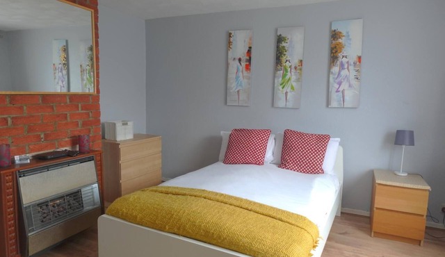 Eddiwick House - Huku Kwetu (Dunstable)
