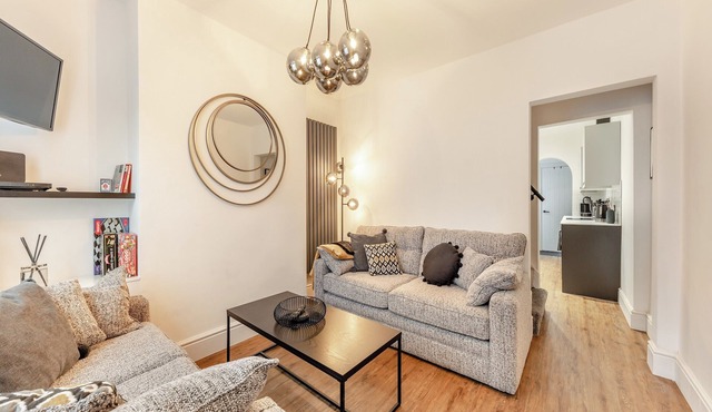 Egon House - UK39578
