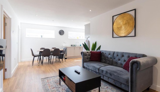 Elegant 2BR Apartment for a Relaxing Getaway # 4
